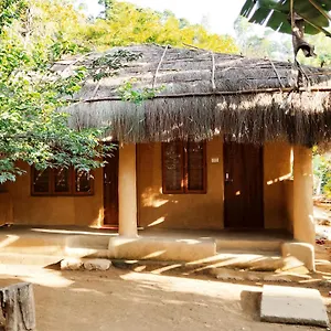  Guest house Cosmic Mud House