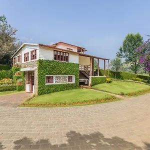 **** Resort Windermere Estate India